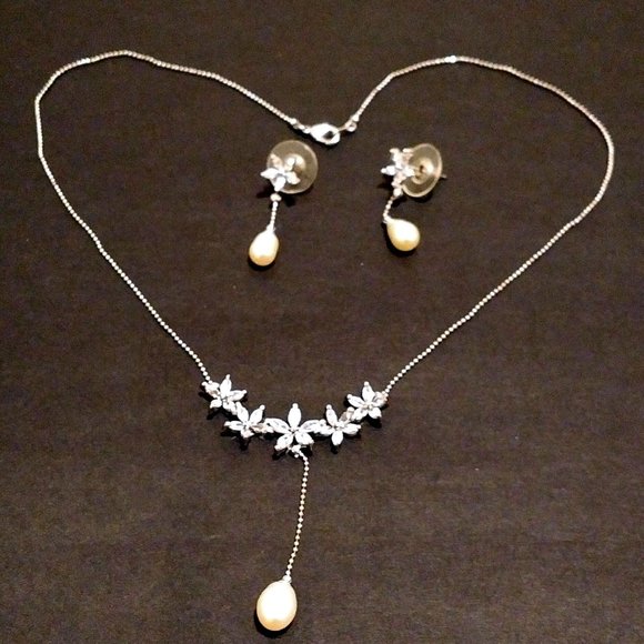 NEW La Creme Necklace & Earrings Set. Silver, Cubic Zirconia & Faux-Pearls - Picture 1 of 11